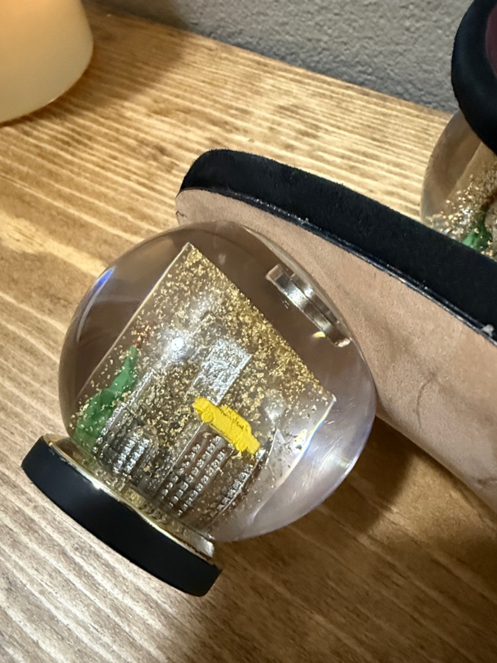Kate Spade ♠️ Statement Suede Snow Globe Novelty Polished Slide Sandals; 8.5 - Picture 12 of 16